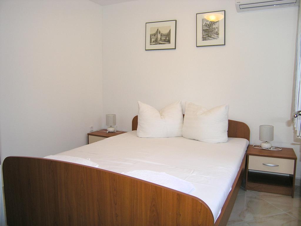 Apartment Martina Krk Town Buitenkant foto