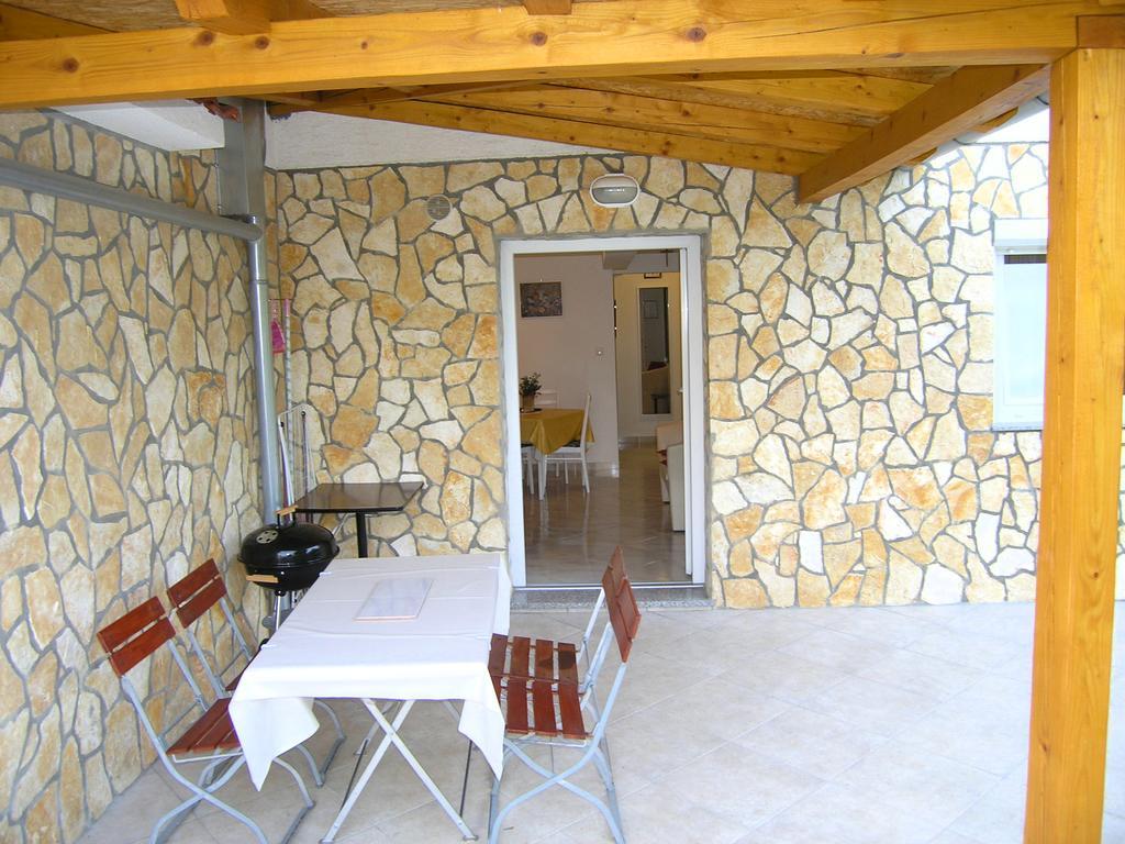 Apartment Martina Krk Town Buitenkant foto
