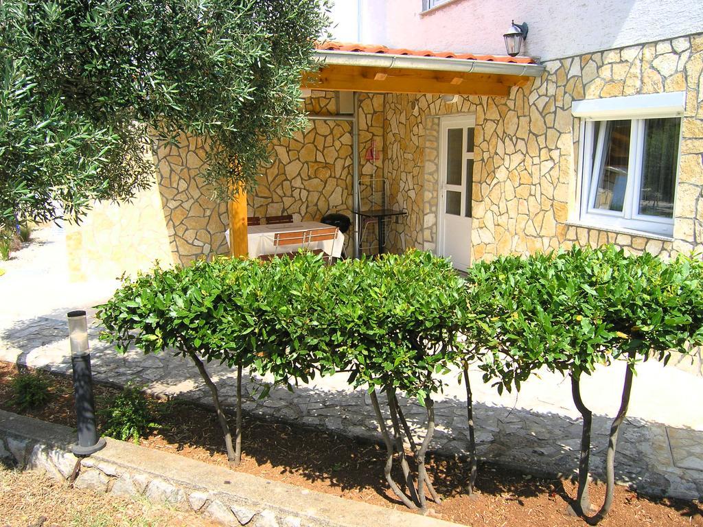 Apartment Martina Krk Town Buitenkant foto