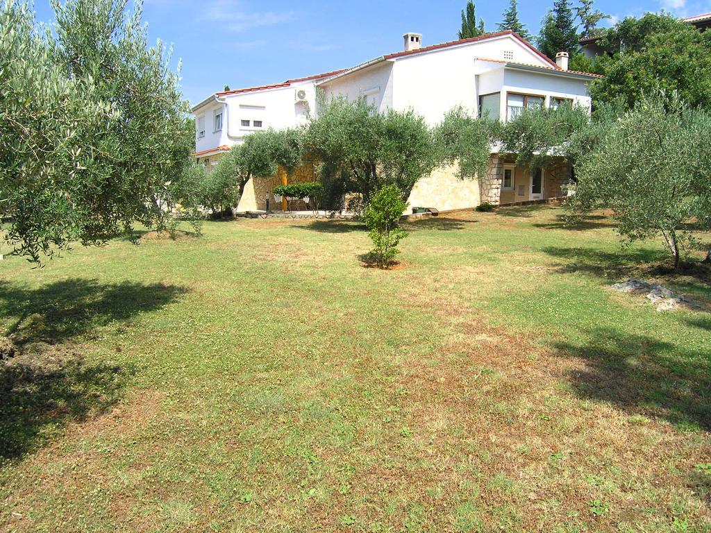 Apartment Martina Krk Town Buitenkant foto