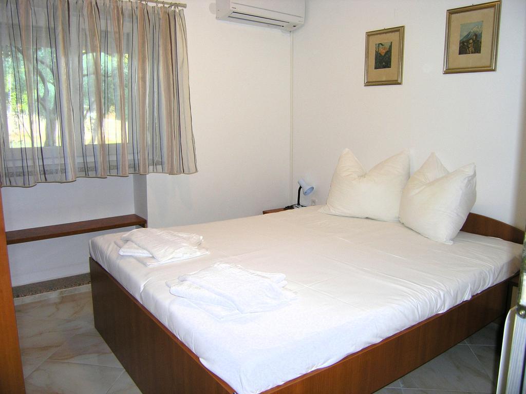 Apartment Martina Krk Town Buitenkant foto