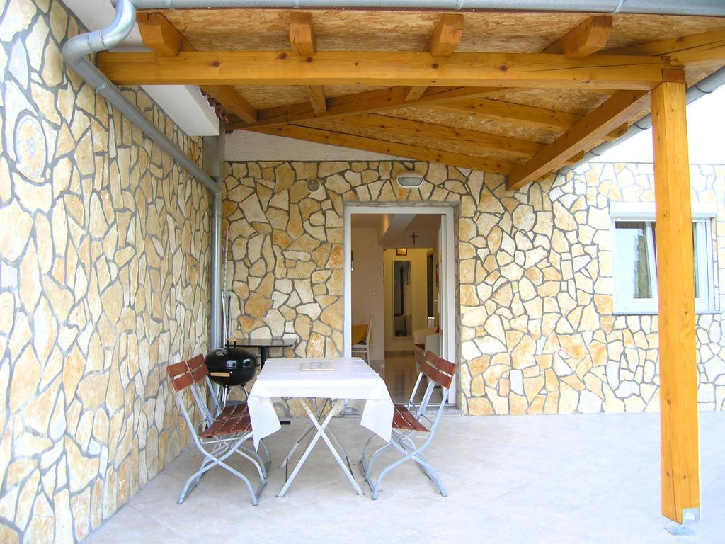 Apartment Martina Krk Town Buitenkant foto