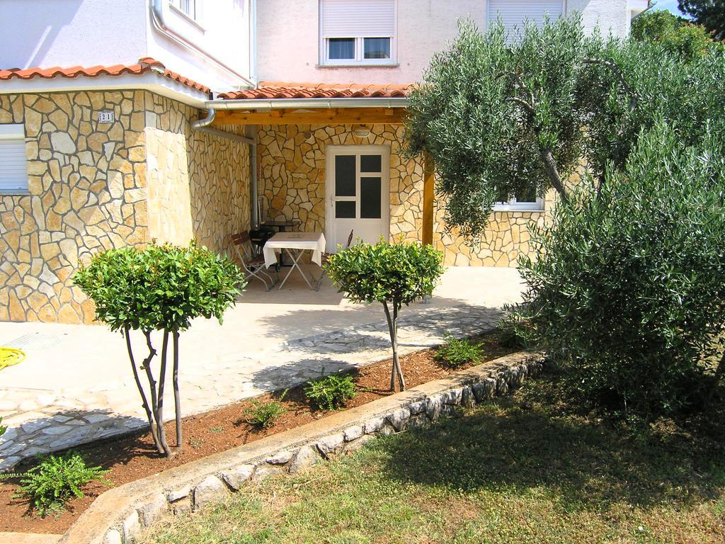 Apartment Martina Krk Town Buitenkant foto