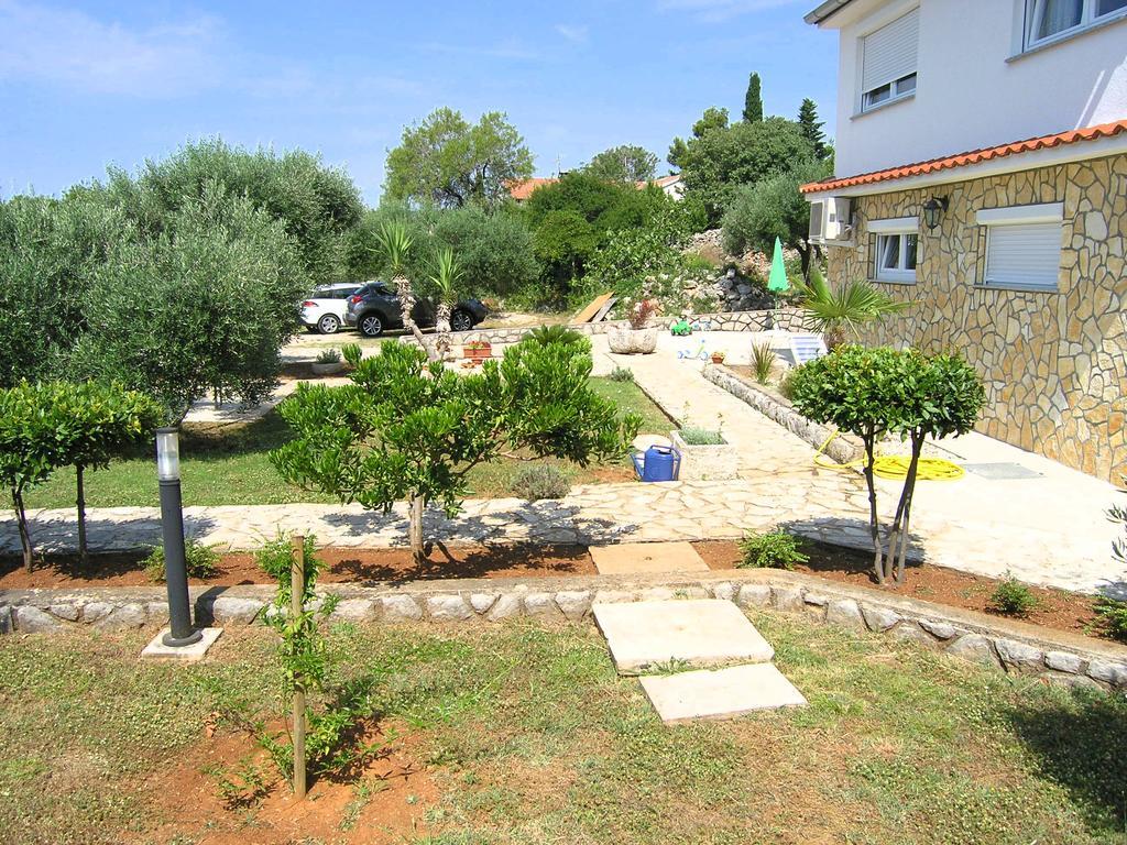 Apartment Martina Krk Town Buitenkant foto