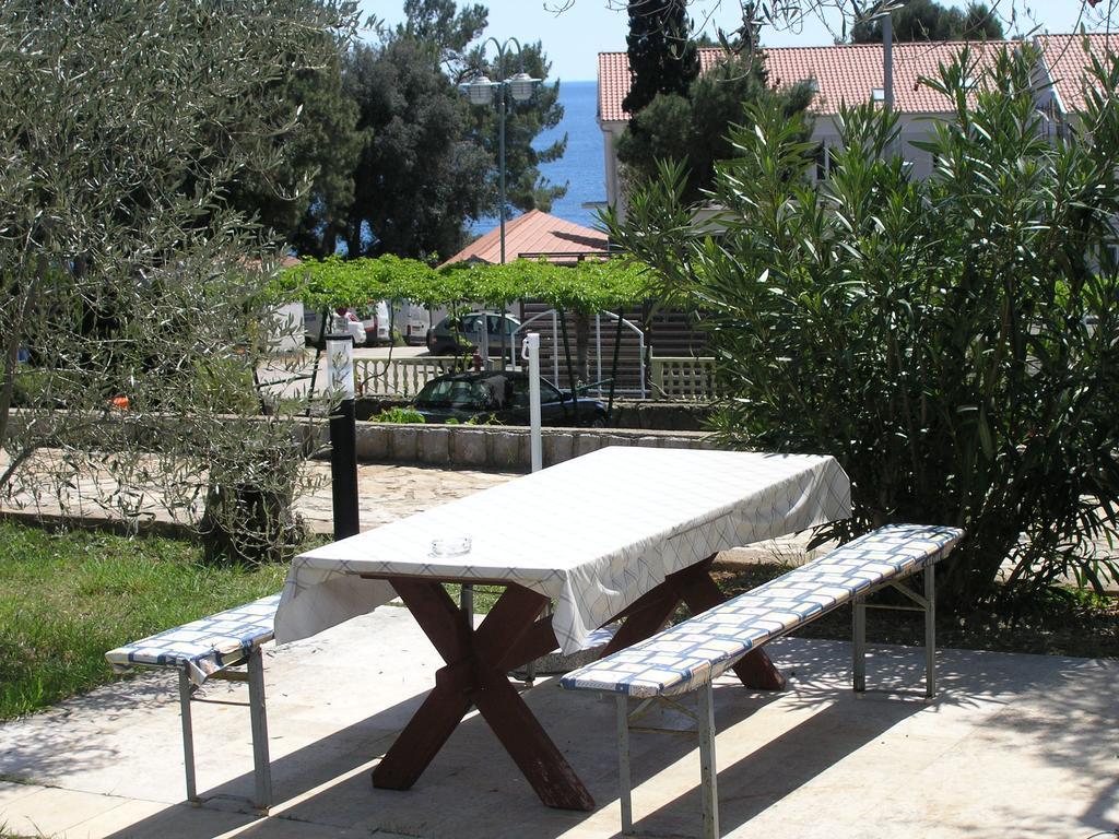 Apartment Martina Krk Town Buitenkant foto